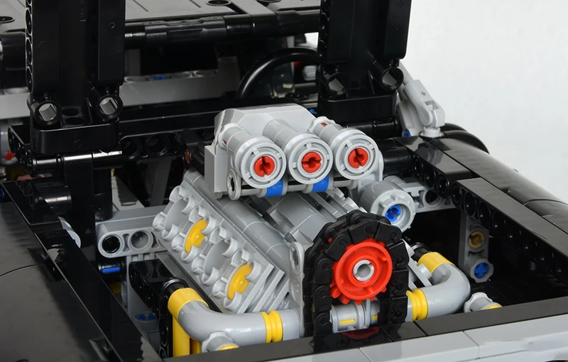 Fast & Furious - Dom's Dodge Charger - 1077 Pcs