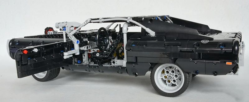 Fast & Furious - Dom's Dodge Charger - 1077 Pcs