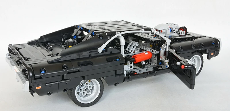 Fast & Furious - Dom's Dodge Charger - 1077 Pcs